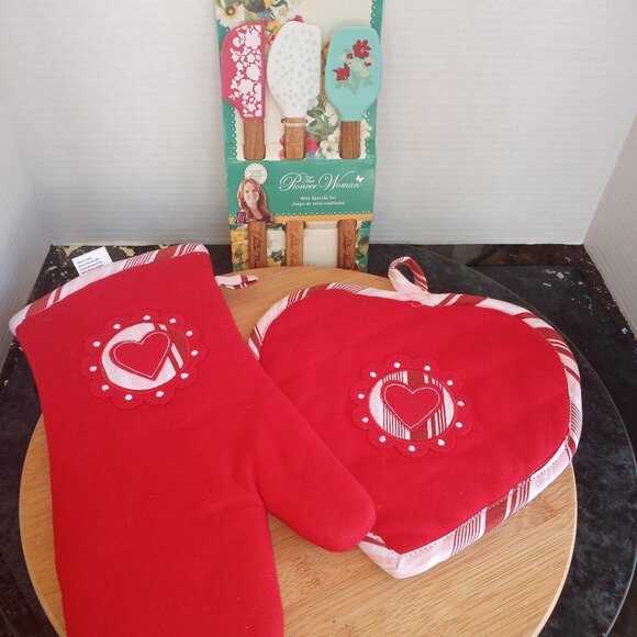 kitchen set spatulas, oven mitt, potholder - Picture 1 of 10